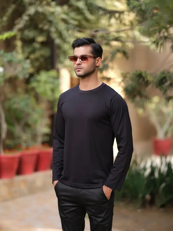 Black Round Neck Full Sleeve T-Shirt