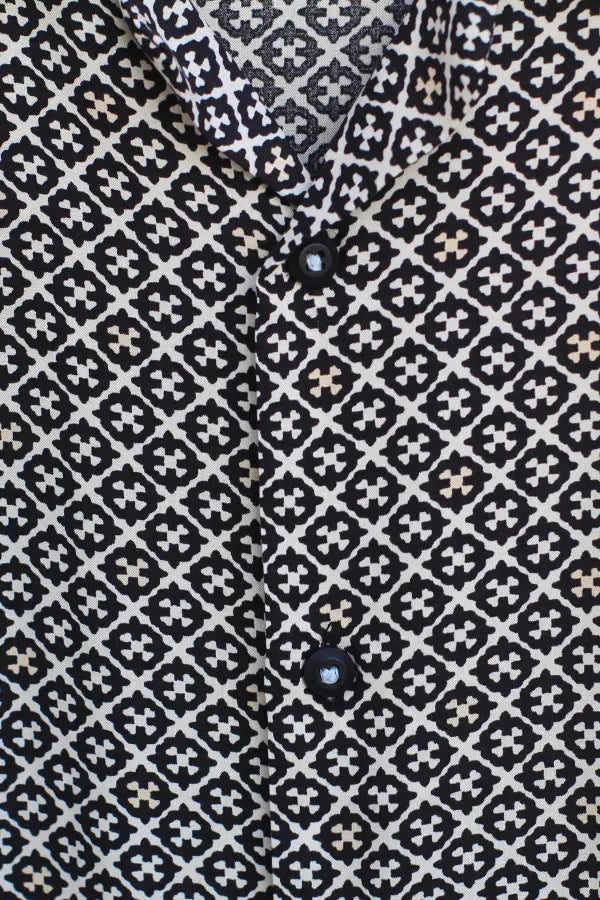 Black and White Printed Half Sleeve Shirt For Men's